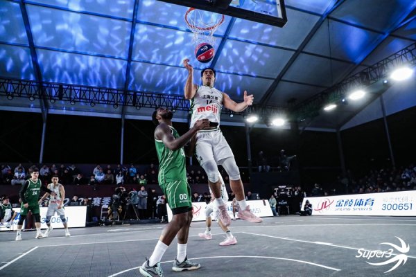 汇丰配资 传奇延续！上海久事荣膺2025赛季超三联赛总冠军