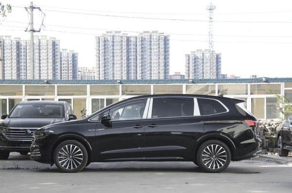 郑州配资网 上汽大众旗舰MPV焕新，威然限时优惠发布，2.0T动力更平顺